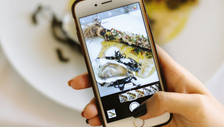 Influencer e ristoranti: il nuovo trend dei content creator? - immagine di copertina