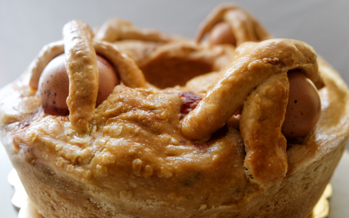 Casatiello napoletano: il rustico della tradizione pasquale | Storiografia gastronomica