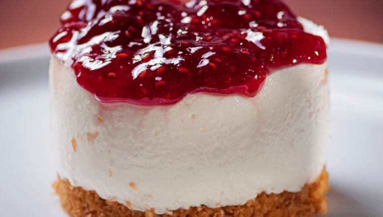 Tutti i modi per fare la base della cheesecake (anche senza biscotti) - immagine di copertina