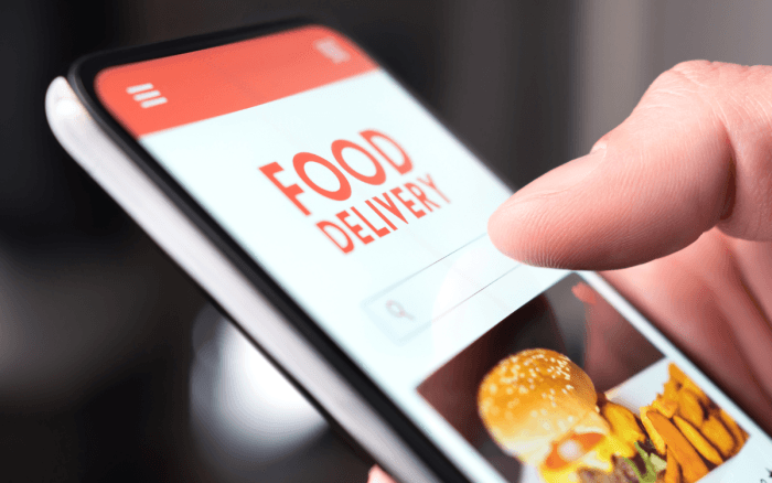 Siti dopamina: la Gen Z compra cibo, ma solo per finta